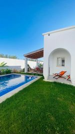 Av agréable villa 700m avec piscine à hammamet sud