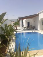 Charmante villa 700m avec piscine à hammamet sud